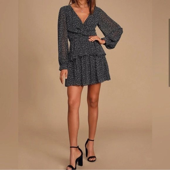 LULU’S Tell You I Love You Black White Floral Twist Long Sleeve Mini Dress XS - Picture 3 of 9
